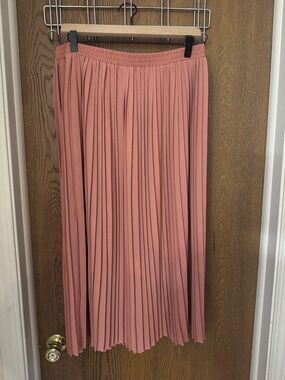 Rachel Pleated Midi Skirt in Dusty Pink